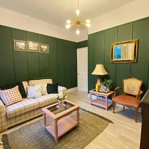 Old Gem Flat Apartment