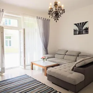 Schoenbrunn - Contactless 24h Check-in Apartment Wien
